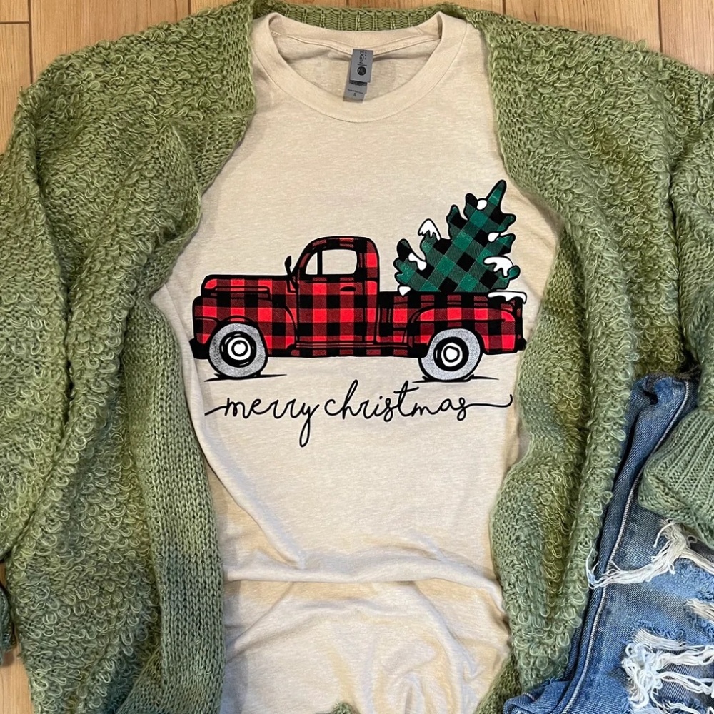 Christmas Truck Graphic Tee - Cream - NEW WITH TAGS